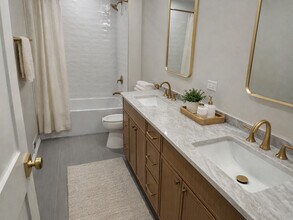 389 Austin Ave in Park Ridge, IL - Building Photo - Building Photo