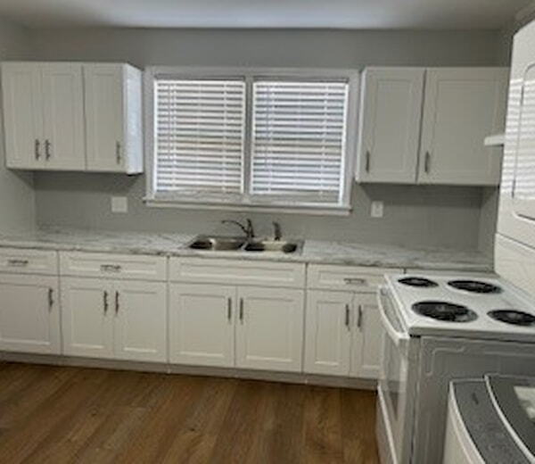 2412 Mullins St in Humboldt, TN - Foto de edificio - Building Photo