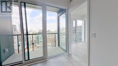 158-1158 Front St E in Toronto, ON - Building Photo - Building Photo