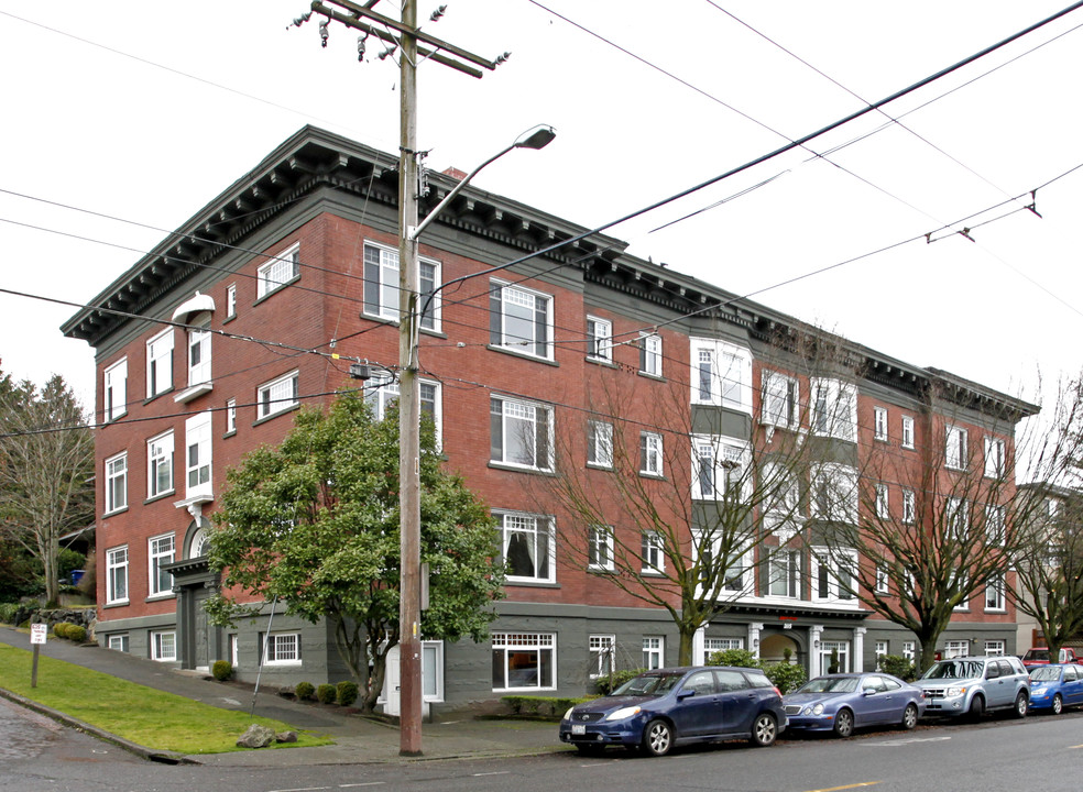 Littlefield Apartments in Seattle, WA - Building Photo