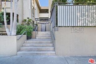 11640 Woodbridge St in Los Angeles, CA - Building Photo