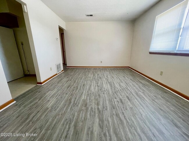 10410 Torrington Rd in Louisville, KY - Building Photo - Building Photo