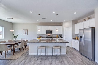 10261 W Concordia Dr in Arizona City, AZ - Building Photo - Building Photo