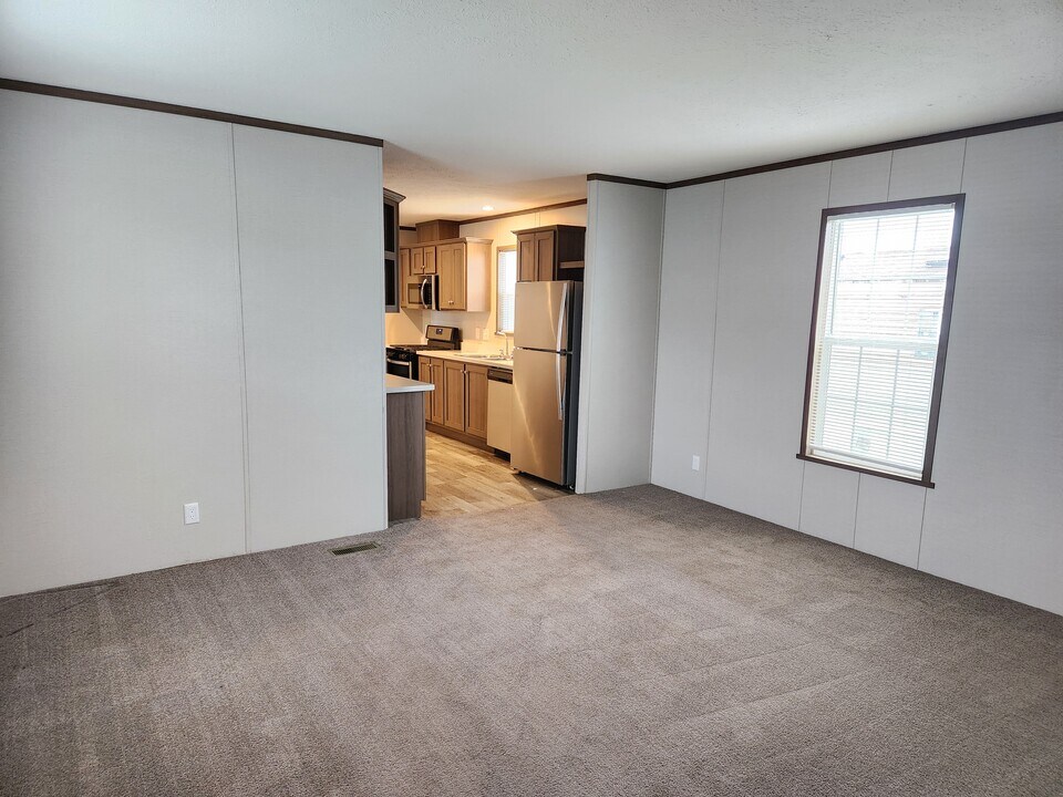 543 Iowa in Belleville, MI - Building Photo