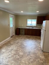 2084 Broad St in East Petersburg, PA - Building Photo - Building Photo