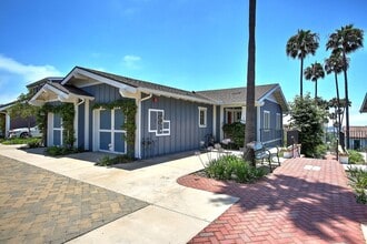601 E Micheltorena St in Santa Barbara, CA - Building Photo - Building Photo
