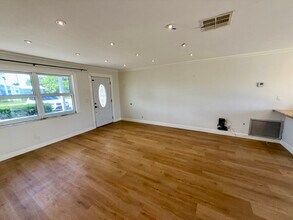 1504 SW 18th St in Boynton Beach, FL - Foto de edificio - Building Photo