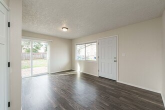 300 SE 100th Ave in Vancouver, WA - Building Photo - Building Photo