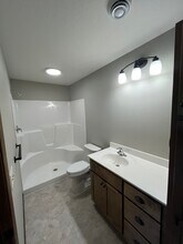 634 Veronica Ct, Unit 1 in Chippewa Falls, WI - Foto de edificio - Building Photo