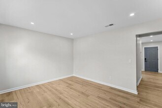 210 Cameron St in Berryville, VA - Building Photo - Building Photo