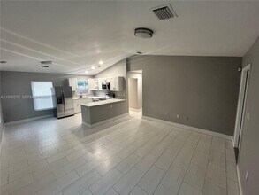 1724 NW 1st Pl in Miami, FL - Building Photo - Building Photo