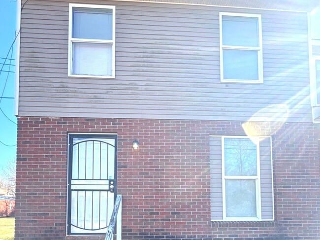 property at 1962 N Royal St