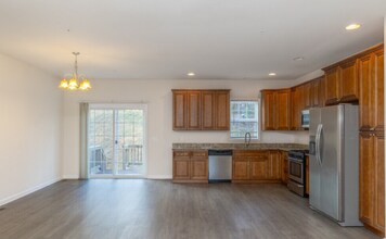 2769 Monticello Ln in Harrisburg, PA - Foto de edificio - Building Photo