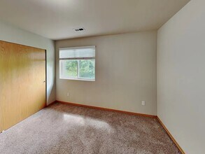 32019 40th Pl SW in Federal Way, WA - Foto de edificio - Building Photo