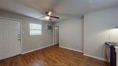 500 Foch St, Unit 13 in Bryan, TX - Building Photo - Building Photo