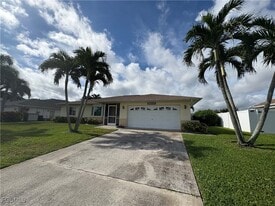 1104 SE 3rd St in Cape Coral, FL - Building Photo