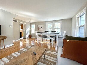 13 Krampf Cir in Brunswick, ME - Building Photo - Building Photo