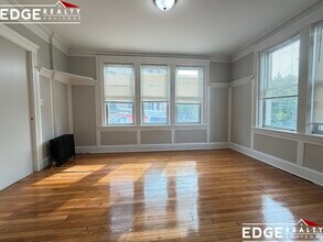 1719 Commonwealth Ave, Unit 2 in Boston, MA - Foto de edificio - Building Photo