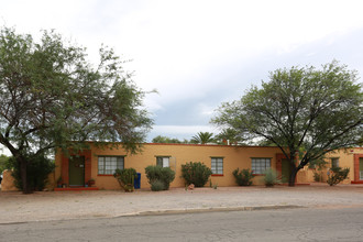 Tumbleweed Apartments in Tucson, AZ - Building Photo - Building Photo