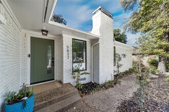 5837 Clendenin Ave in Dallas, TX - Building Photo - Building Photo