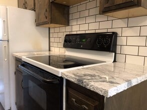 108 Toponce Drive, Unit #112 in Pocatello, ID - Foto de edificio - Building Photo