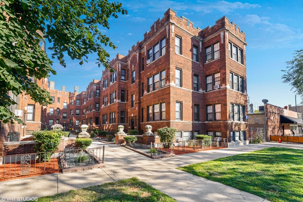 1836 W Lawrence Ave Apartments and Nearby Chicago Apartments For Rent