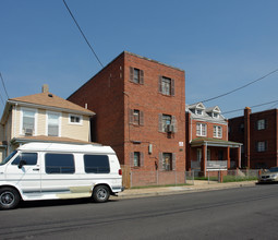 1020 45th St NE in Washington, DC - Foto de edificio - Building Photo