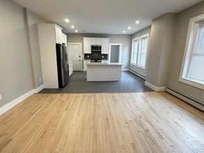 1284 Commonwealth Ave, Unit 6 in Boston, MA - Building Photo - Building Photo