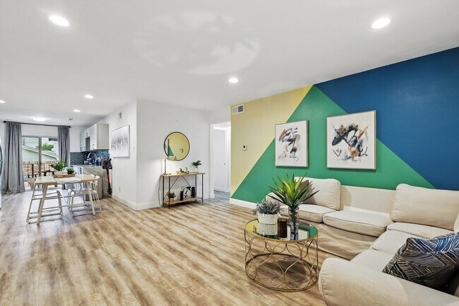 8083 Meadow Rd in Dallas, TX - Building Photo - Building Photo