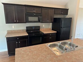 6320 Burbank Crossing Loop in Montgomery, AL - Foto de edificio - Building Photo