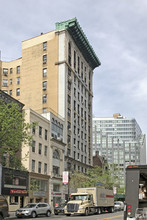 166 W 72nd St in New York, NY - Building Photo - Primary Photo