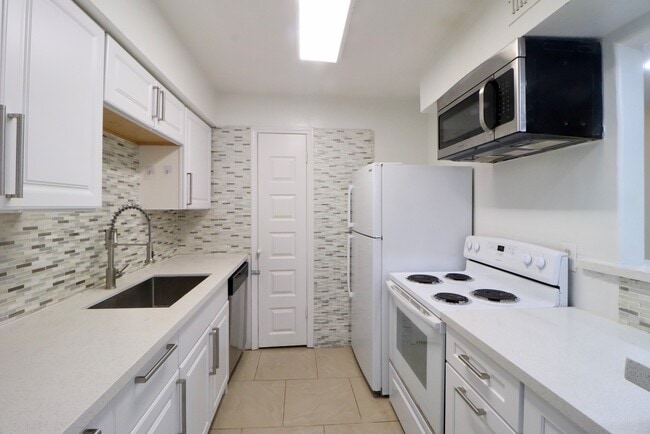 property at 5929 Queensloch Dr