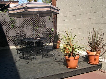 1034 N Martel Ave-Unit -3 in West Hollywood, CA - Building Photo - Building Photo