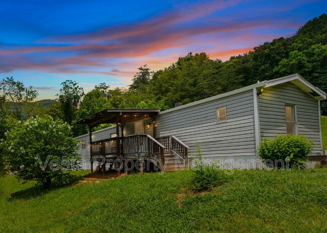property at 1 Travis Cove Rd