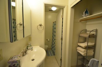 The Huntington Apartments in Mountain View, CA - Building Photo - Building Photo