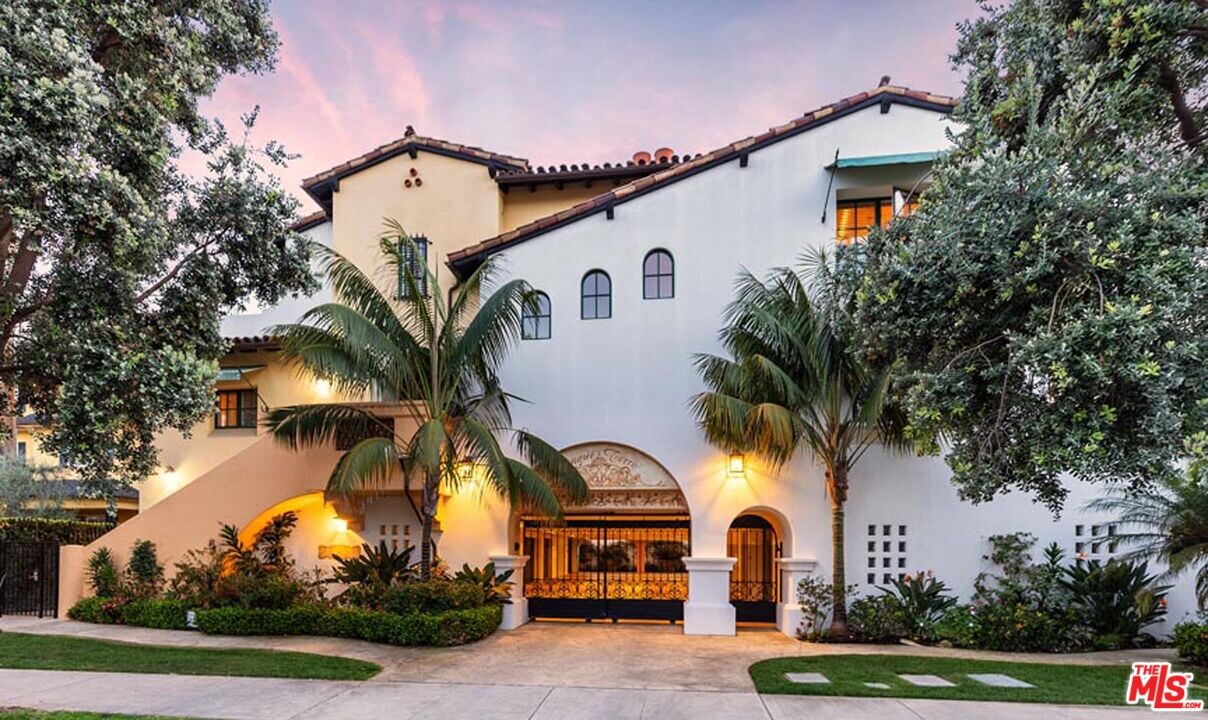 211 Bath St in Santa Barbara, CA - Building Photo