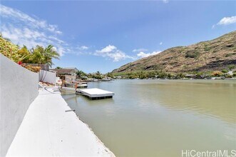 6847 Niumalu Loop in Honolulu, HI - Building Photo - Building Photo