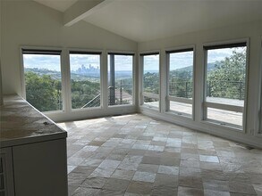 5206 Scenic View Dr in Austin, TX - Foto de edificio - Building Photo