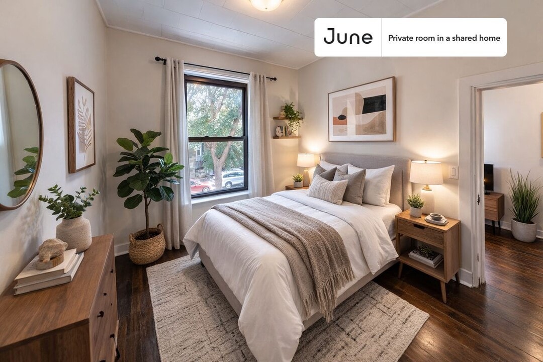 Room in Shared 3 bed/1.5 bath home, Unit A in Chicago, IL - Building Photo