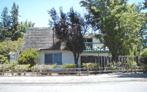 1420 Wright St in Santa Rosa, CA - Foto de edificio - Building Photo