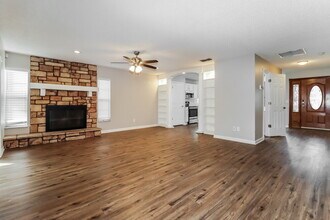 905 Evelyn Ave in Clearwater, FL - Building Photo - Building Photo