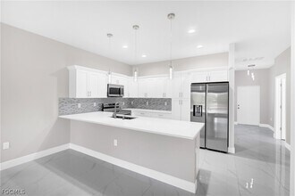 725 Lamar St E in Lehigh Acres, FL - Building Photo - Building Photo