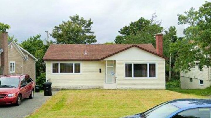 182 University Ave in St John's, NL - Building Photo