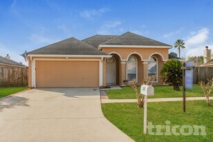 325 Island View Cir in Orange Park, FL - Building Photo