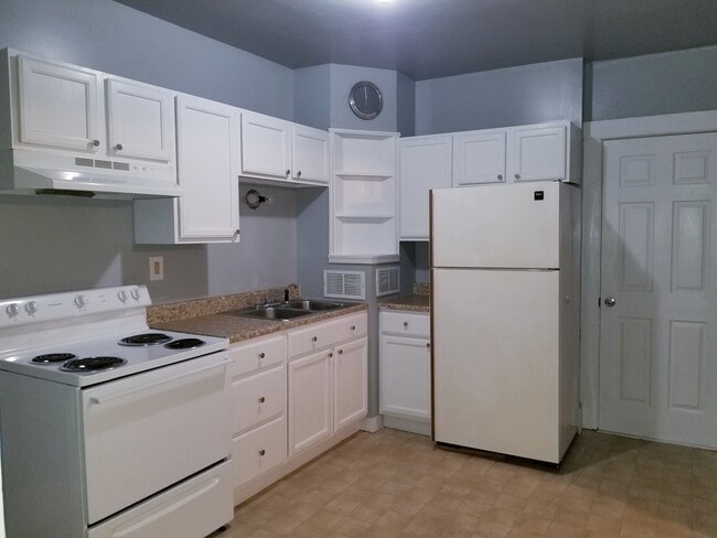 222 E Main St, Unit B