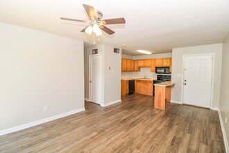 6634 Willow Pointe Dr NW in Huntsville, AL - Foto de edificio - Building Photo