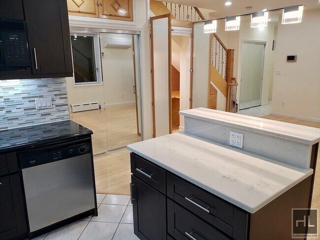 318 E 62nd St-Unit -3 in New York, NY - Foto de edificio - Building Photo