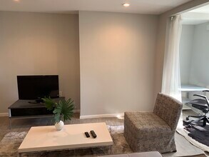 626 G St NE, Unit B in Washington, DC - Building Photo - Building Photo