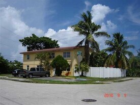 1301 NE 15th St in Fort Lauderdale, FL - Building Photo
