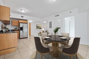 350 S Miami Ave, Unit 1107 in Miami, FL - Building Photo